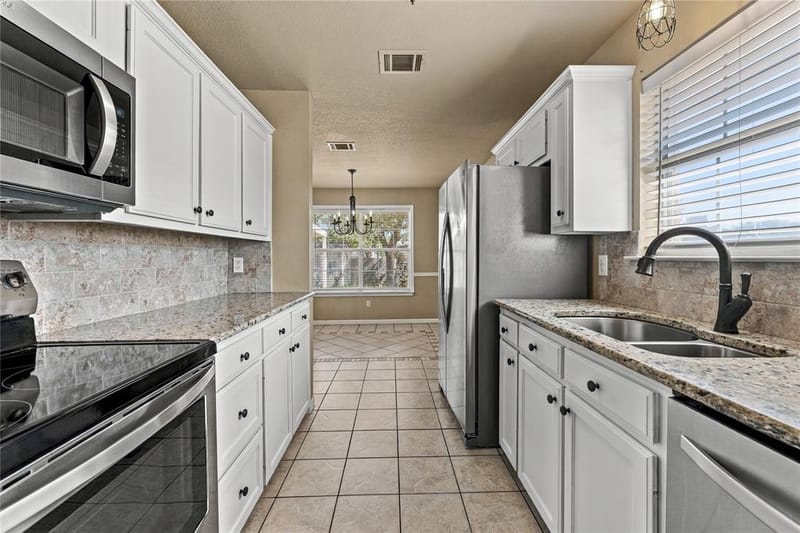 624 Willow Creek Drive, Hewitt TX 76643 - Photo 19