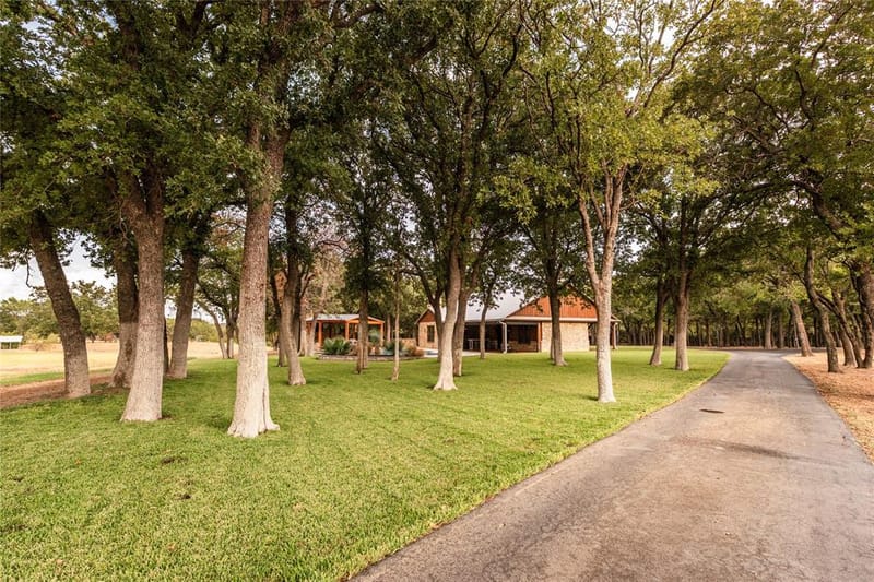 423 Brazos Street, Bowie TX 76230 - Photo 23