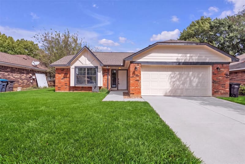 2916 Creekwood Lane, Fort Worth TX 76123 - Photo 2