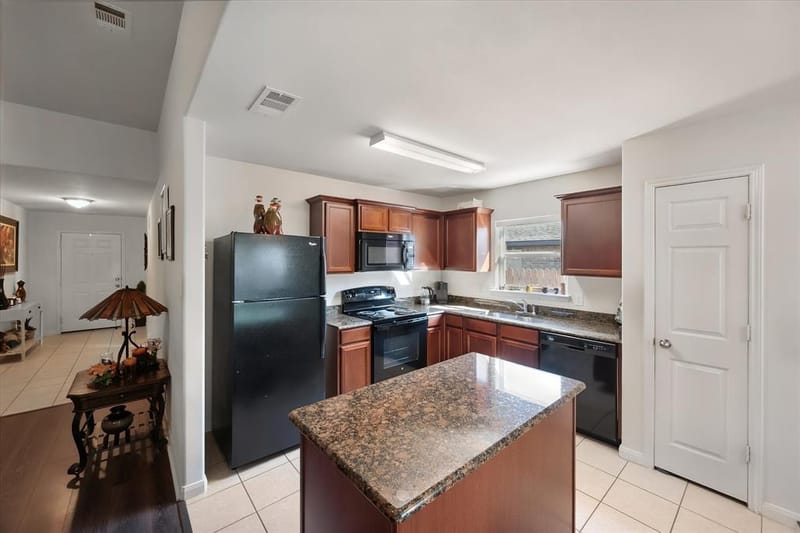 1008 Primrose Drive, Sanger TX 76266 - Photo 11