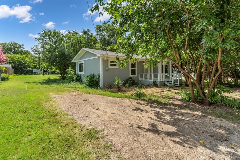 110 N Hillside Street, Red Oak TX 75154 - Photo 2