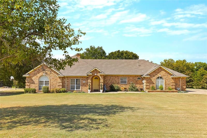 1315 Red Oak Circle, Farmersville TX 75442 - Photo 2