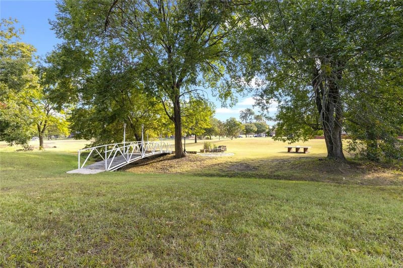 1315 Red Oak Circle, Farmersville TX 75442 - Photo 3