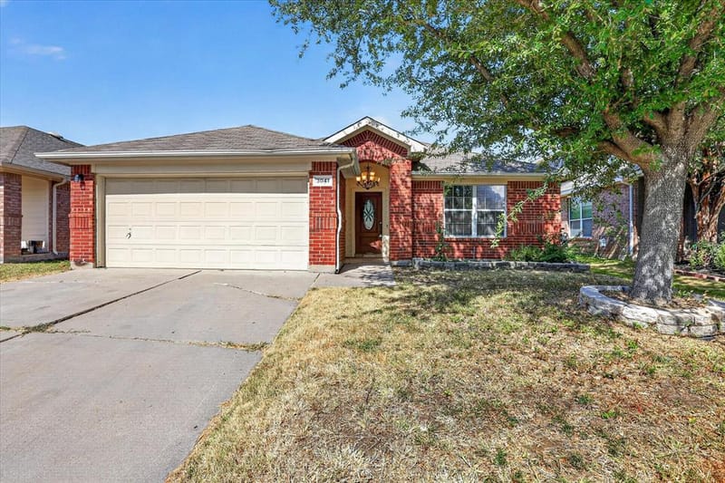 3041 Meadowbrook Drive, Grand Prairie TX 75052