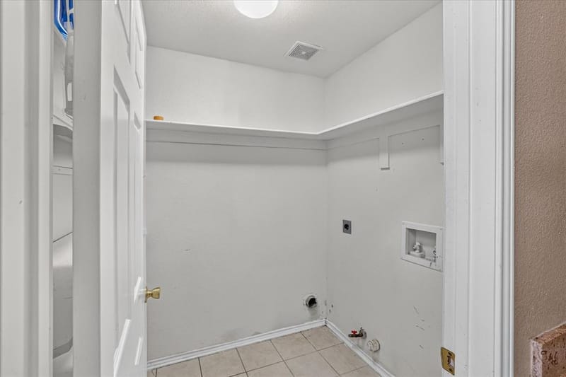 3041 Meadowbrook Drive, Grand Prairie TX 75052 - Photo 8