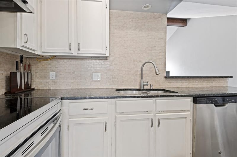 500 Bayberry Lane, Euless TX 76039 - Photo 13
