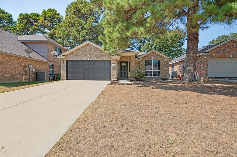 536 Cross Ridge Circle N, Fort Worth TX 76120 - Photo 2