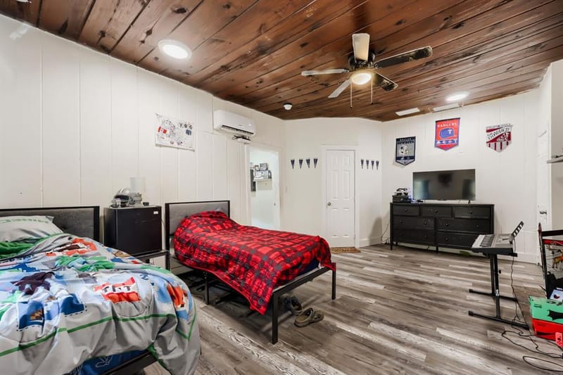 400 S 3rd Street, Grandview TX 76050 - Photo 24
