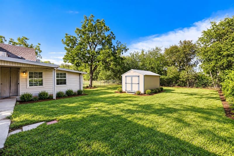 400 S 3rd Street, Grandview TX 76050 - Photo 33