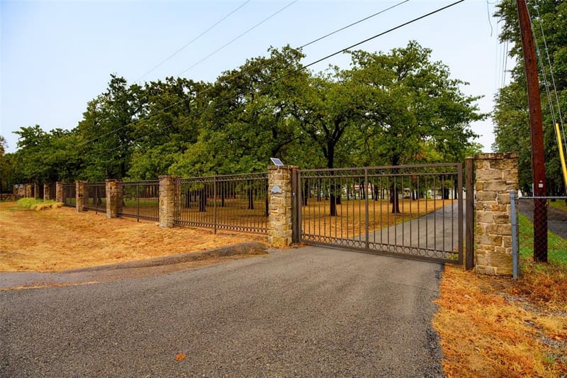 12960 Gantt Road E, Azle TX 76020 - Photo 19