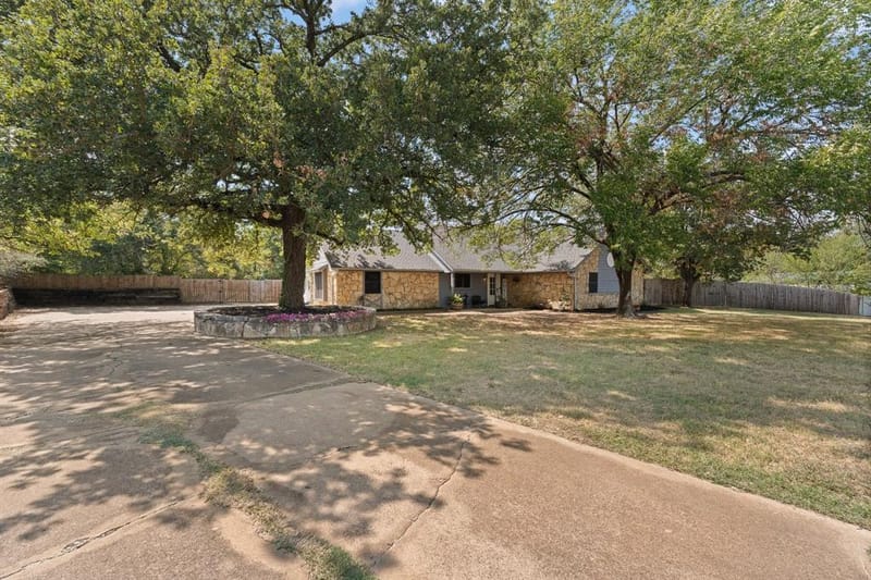 312 Trailwood Drive, Joshua TX 76058 - Photo 40