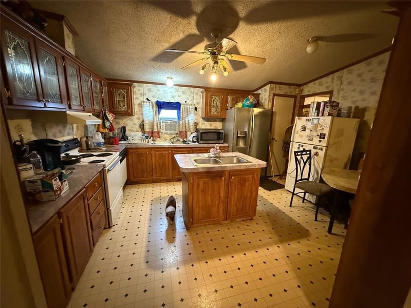 3921 Applewood Court, Alvarado TX 76009 - Photo 3