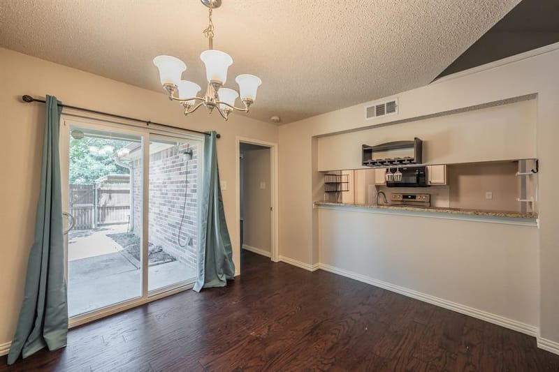 6402 Valleybrooke Court, Arlington TX 76001 - Photo 5