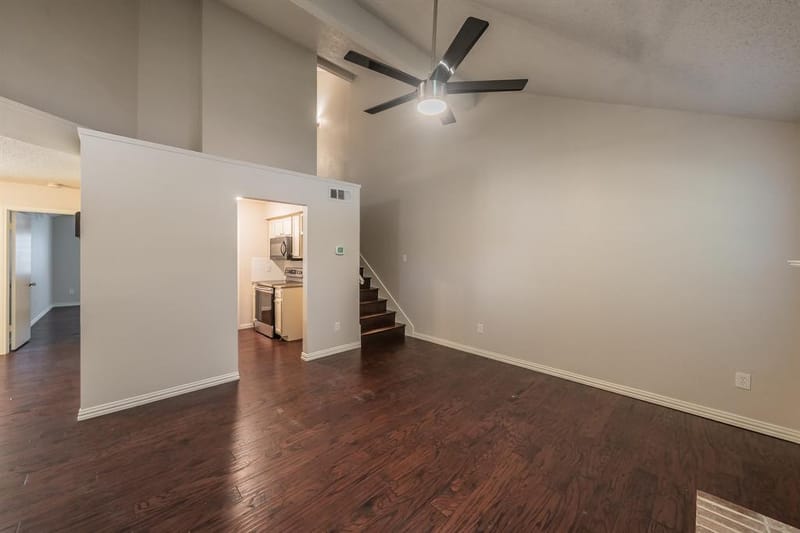 6402 Valleybrooke Court, Arlington TX 76001 - Photo 14