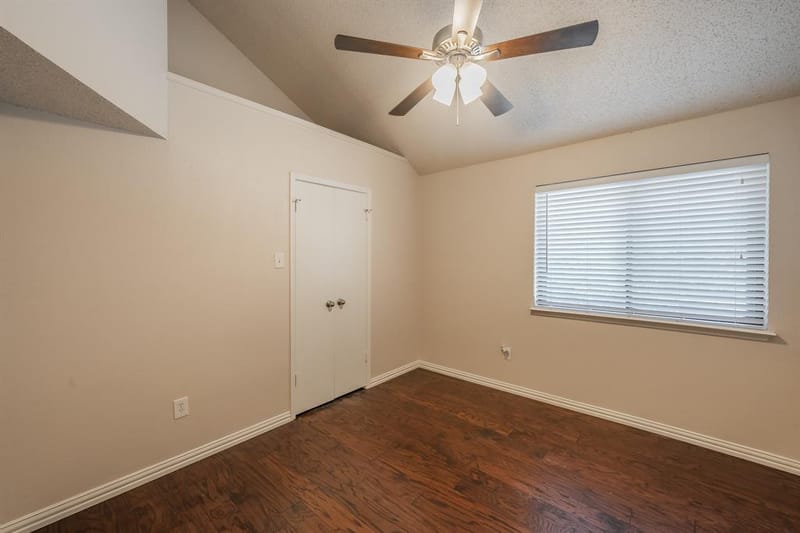 6402 Valleybrooke Court, Arlington TX 76001 - Photo 18