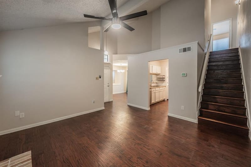 6402 Valleybrooke Court, Arlington TX 76001 - Photo 15