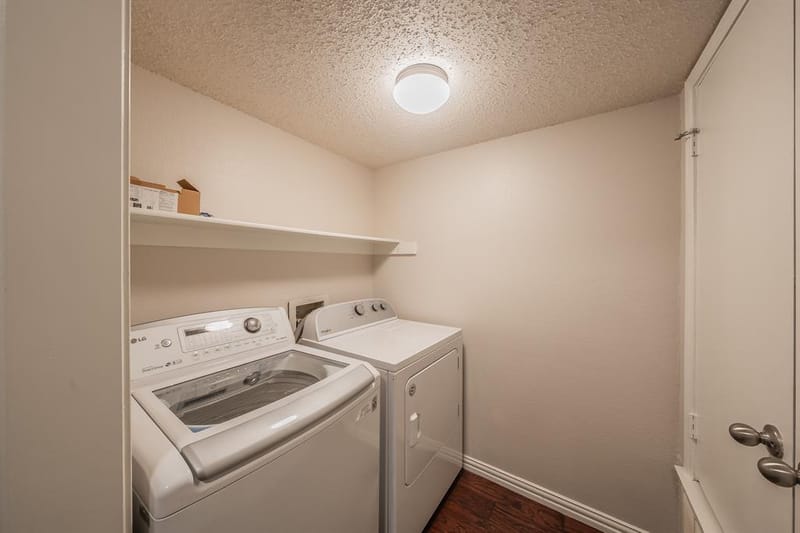 6402 Valleybrooke Court, Arlington TX 76001 - Photo 11
