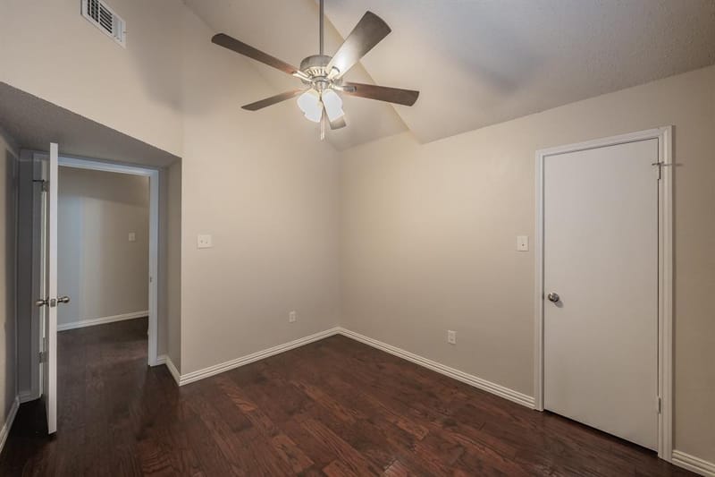6402 Valleybrooke Court, Arlington TX 76001 - Photo 29