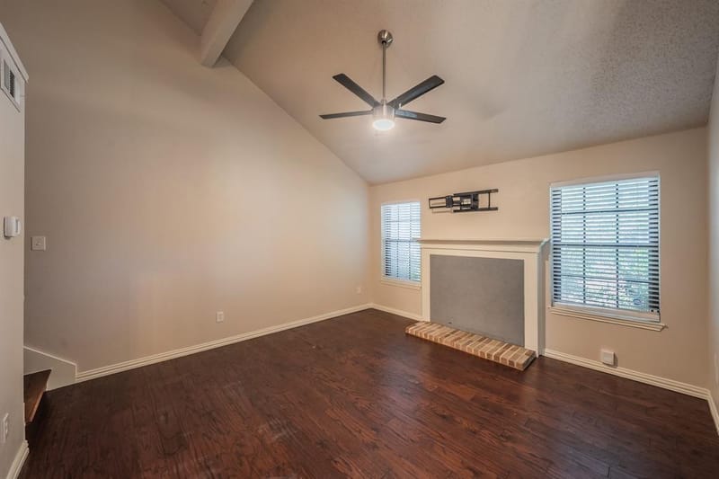6402 Valleybrooke Court, Arlington TX 76001 - Photo 8