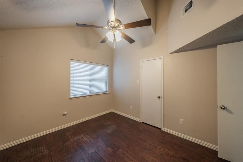 6402 Valleybrooke Court, Arlington TX 76001 - Photo 21