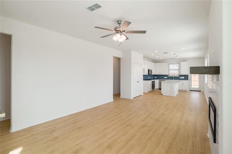 8704 Saratoga Street, Aubrey TX 76258 - Photo 6