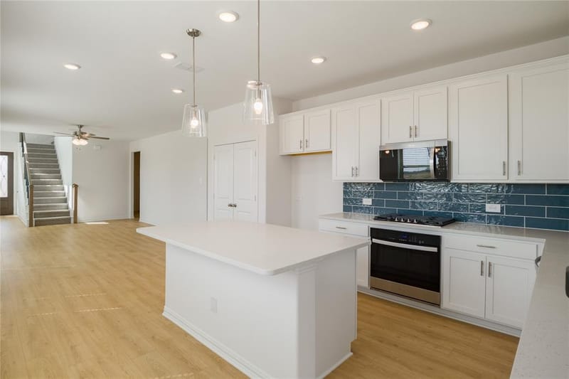 8704 Saratoga Street, Aubrey TX 76258 - Photo 4