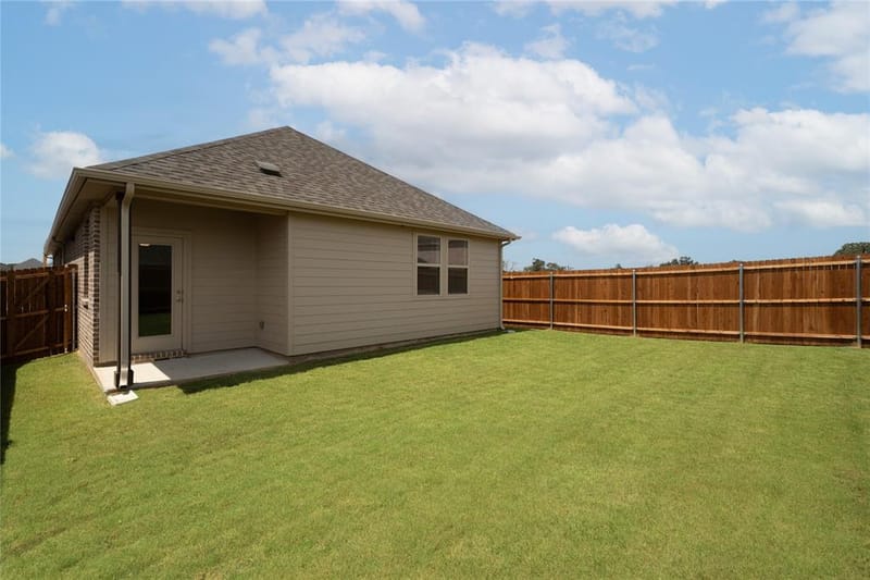8716 Saratoga Street, Aubrey TX 76227 - Photo 2