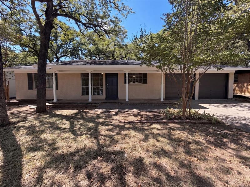 1229 King Drive, Bedford TX 76022