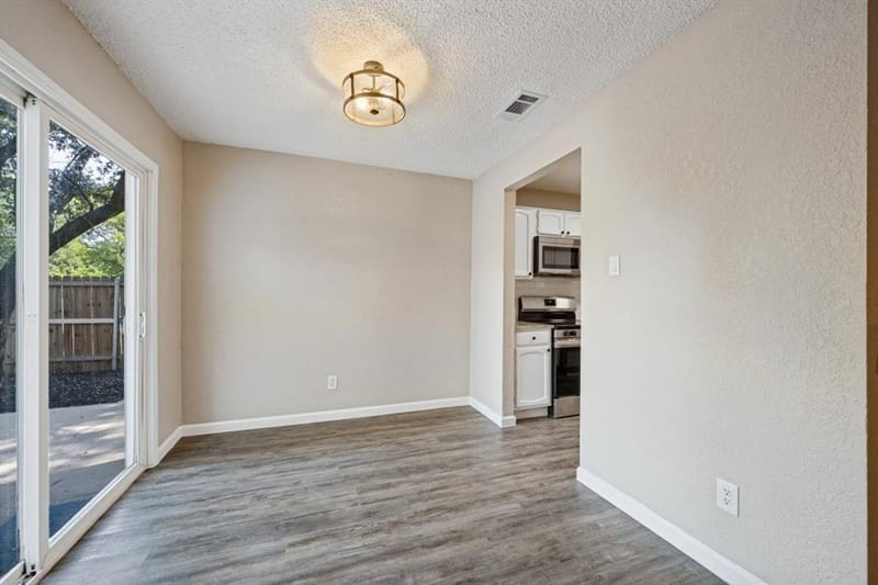 1509 Caplin Drive, Arlington TX 76018 - Photo 9