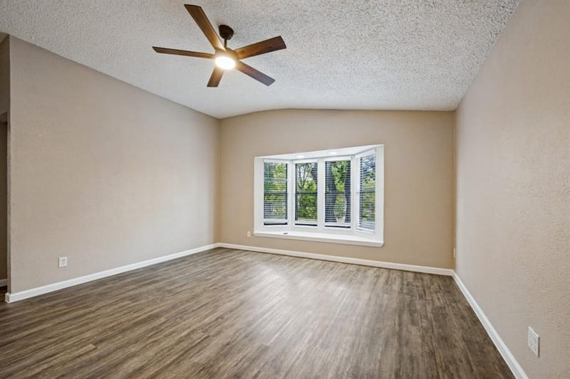 1509 Caplin Drive, Arlington TX 76018 - Photo 11
