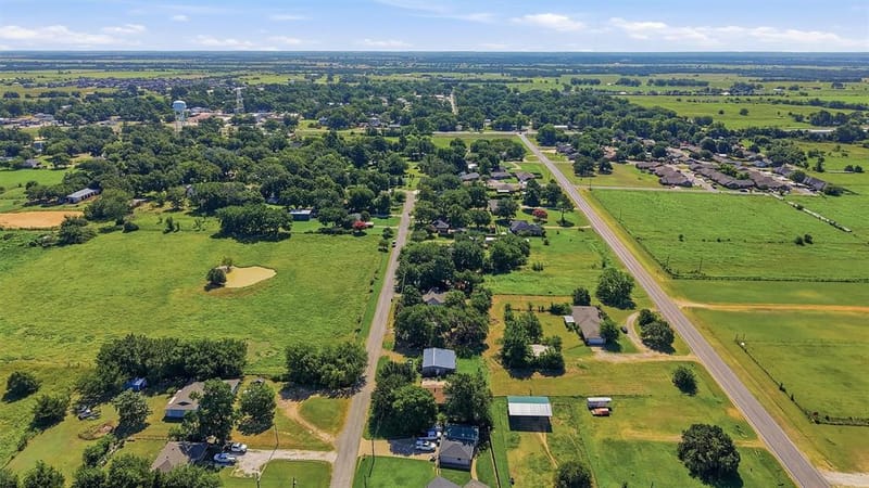 538 W Hughes Street, Collinsville TX 76233 - Photo 7