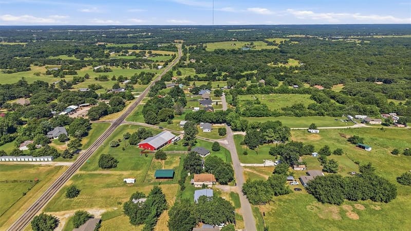 538 W Hughes Street, Collinsville TX 76233