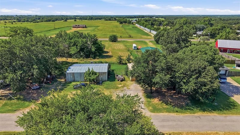 538 W Hughes Street, Collinsville TX 76233 - Photo 20