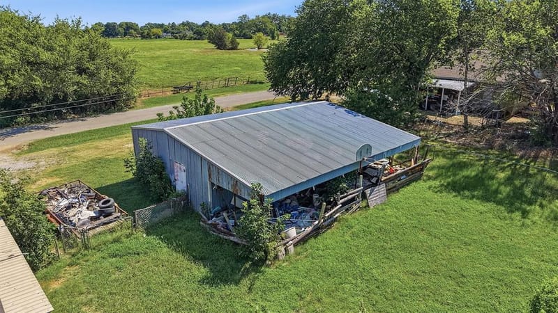538 W Hughes Street, Collinsville TX 76233 - Photo 24