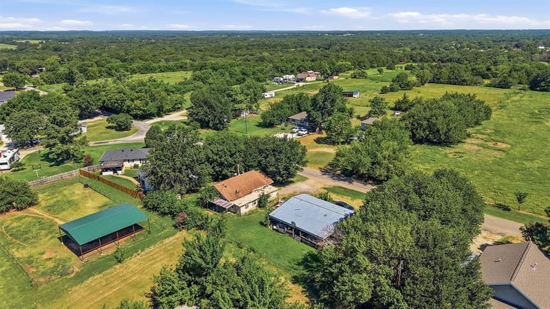 538 W Hughes Street, Collinsville TX 76233 - Photo 18