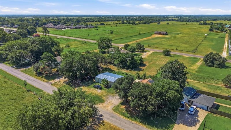 538 W Hughes Street, Collinsville TX 76233 - Photo 15