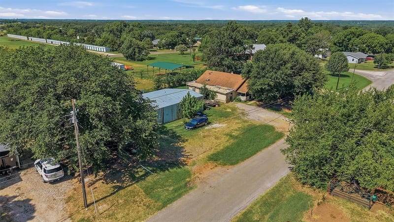 538 W Hughes Street, Collinsville TX 76233 - Photo 19