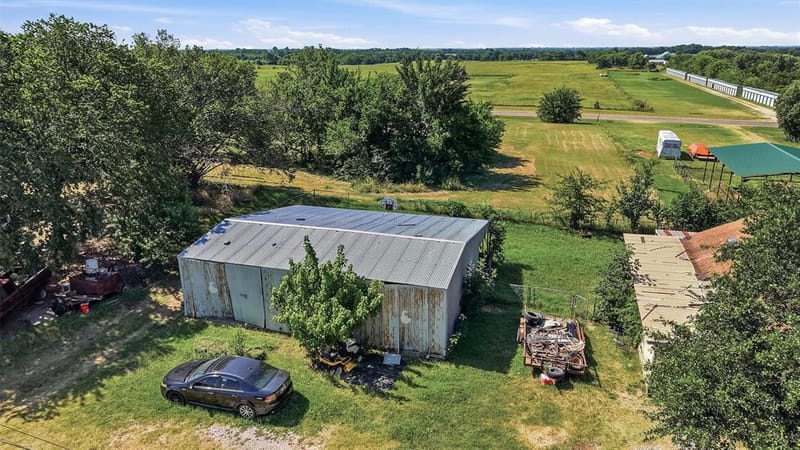 538 W Hughes Street, Collinsville TX 76233 - Photo 21