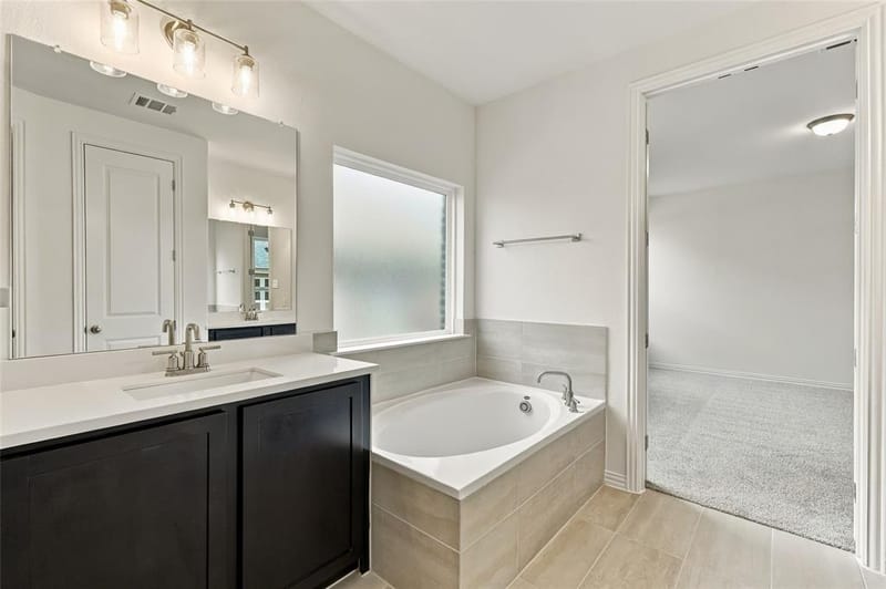 16517 Japanese Maple Drive, Fort Worth TX 76247 - Photo 5