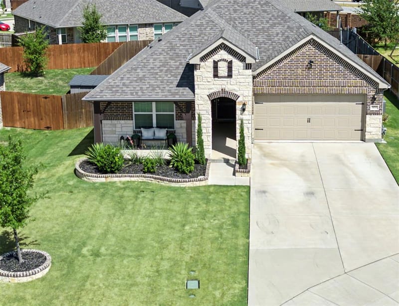 804 Sweeping Butte Drive, Fort Worth TX 76052 - Photo 3