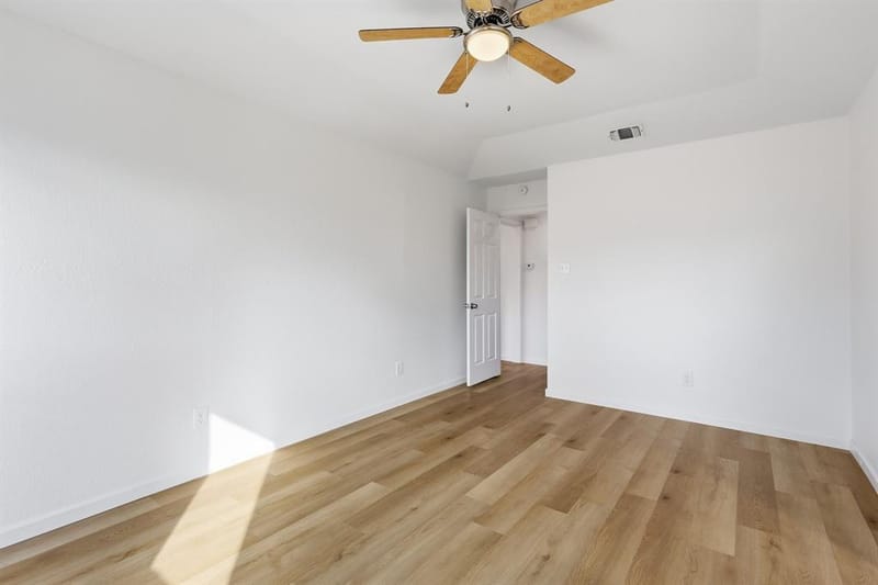 3113 Meadowmoor Street, Fort Worth TX 76133 - Photo 9