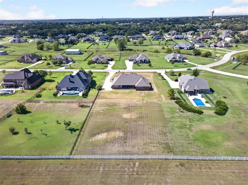 225 Diamond Rose Drive, Burleson TX 76028 - Photo 10
