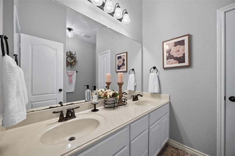 225 Diamond Rose Drive, Burleson TX 76028 - Photo 31
