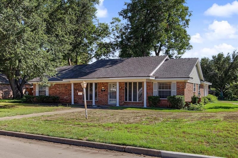 3845 Delmas Drive, Benbrook TX 76116 - Photo 3