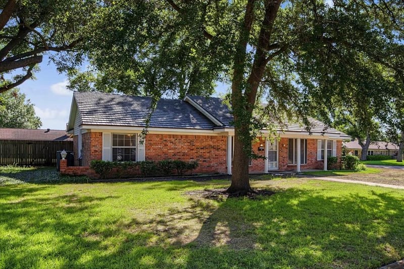 3845 Delmas Drive, Benbrook TX 76116 - Photo 33