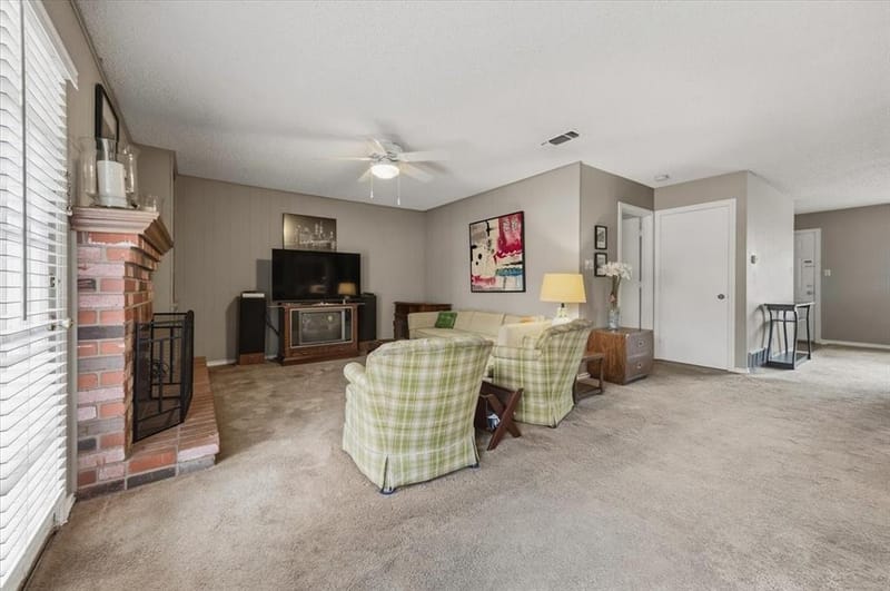 1061 Roaring Springs Road, Fort Worth TX 76114 - Photo 8