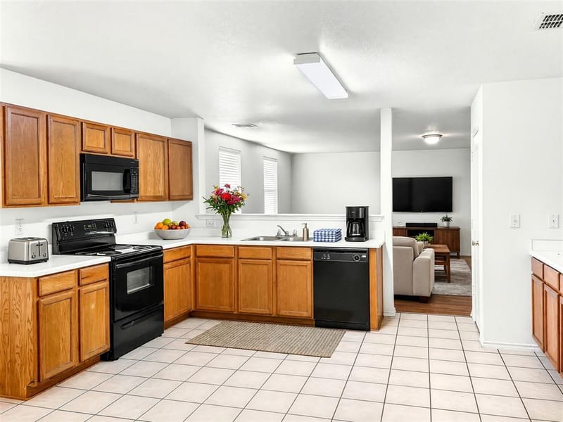 8431 Redheart Street, Arlington TX 76002 - Photo 5