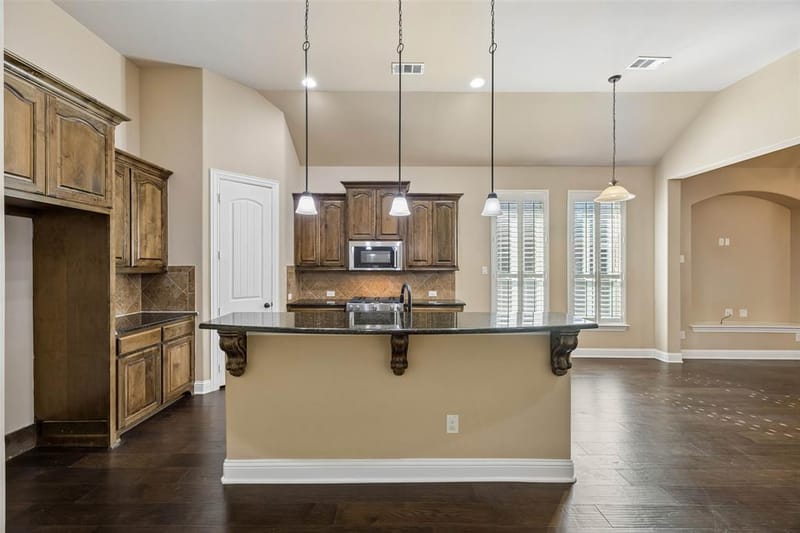 419 San Marcos Drive, Irving TX 75039 - Photo 6