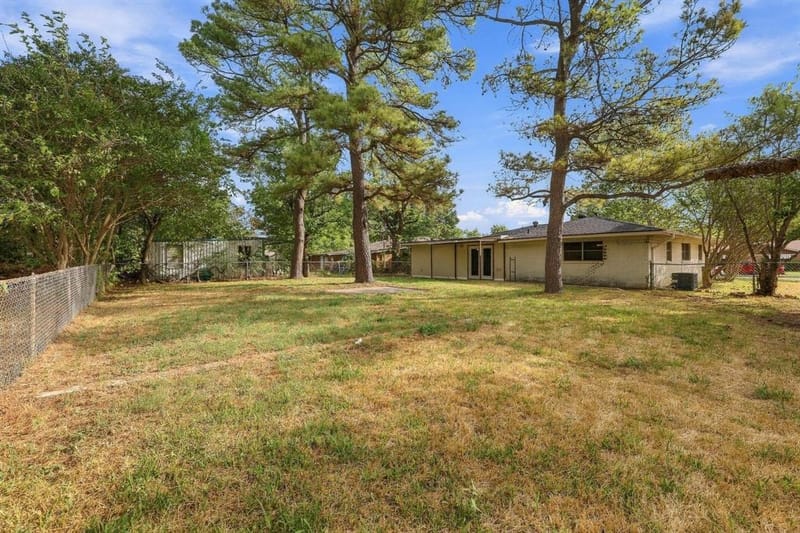1111 Elmwood Street, Gainesville TX 76240 - Photo 33