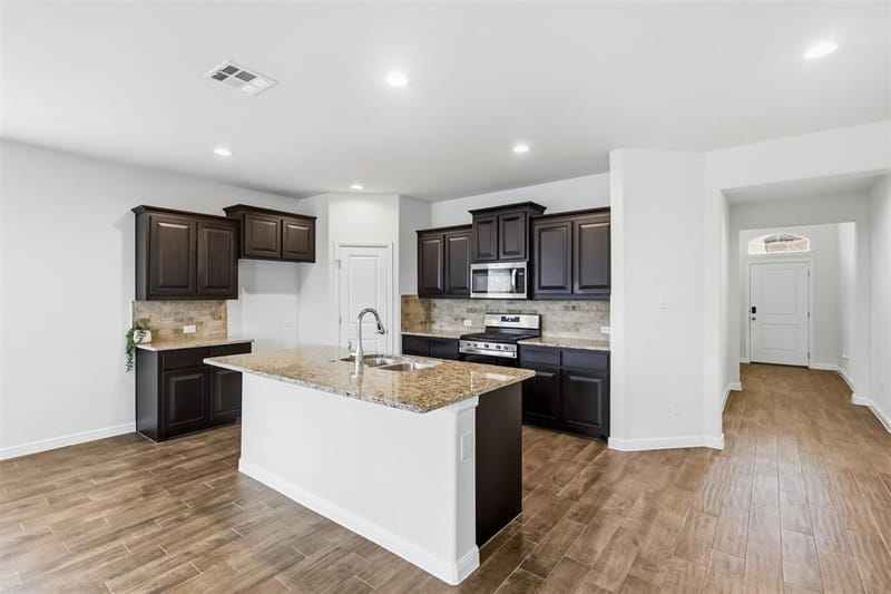 9005 Fescue Drive, Fort Worth TX 76179 - Photo 6